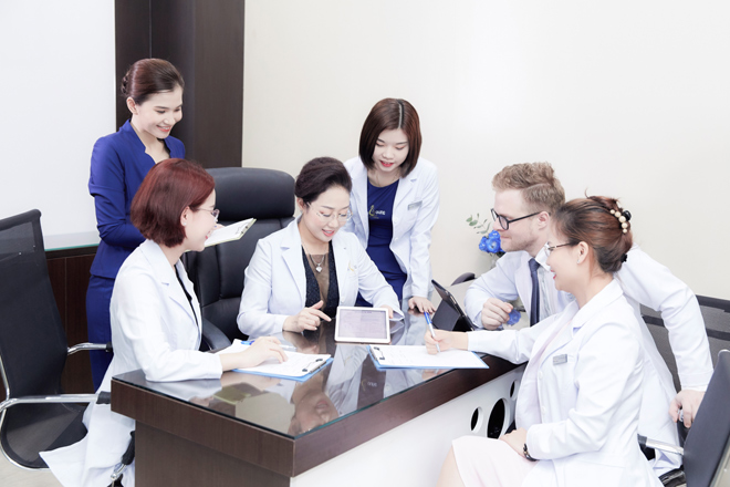 TMV Ngọc Dung dành tặng 500 phần quà cho phái đẹp Quảng Ninh - 6