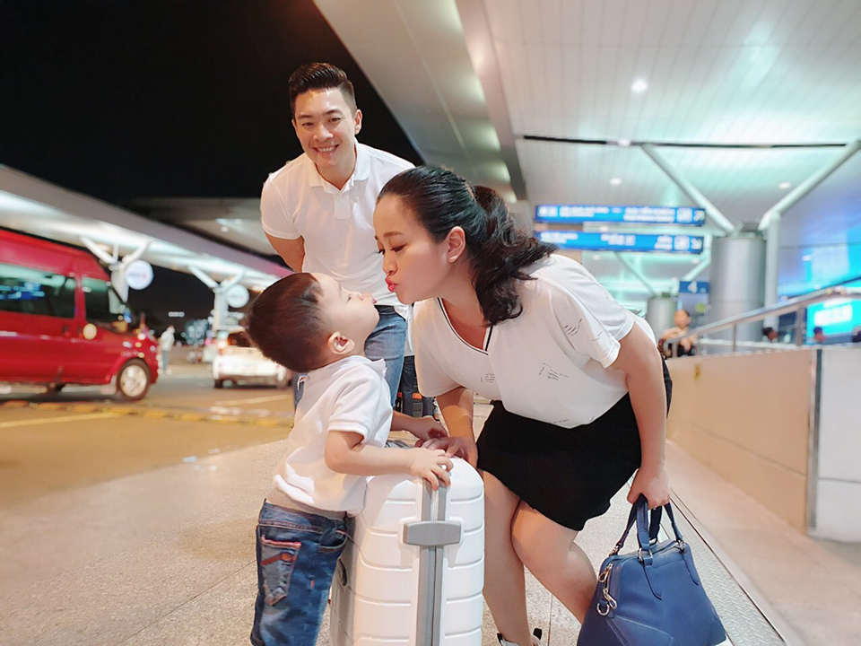 Vợ MC xinh đẹp, giỏi giang của Quốc Cơ sang Hàn Quốc làm sinh viên - 1