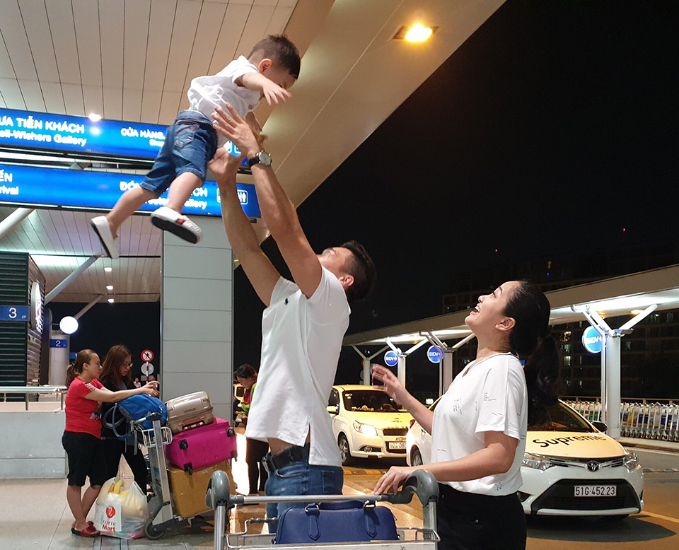 Vợ MC xinh đẹp, giỏi giang của Quốc Cơ sang Hàn Quốc làm sinh viên - 3