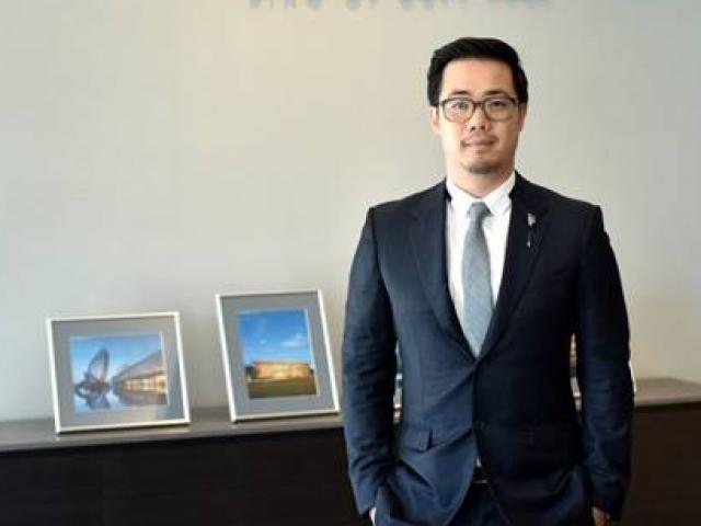 Kinh doanh - Gia thế "khủng" của thiếu gia 34 tuổi nắm trong tay CLB bóng đá nổi tiếng