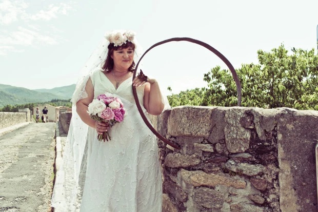 Người phụ nữ hạnh phúc với "ông chồng" khổng lồ sinh ra từ thế kỷ 14 - 1