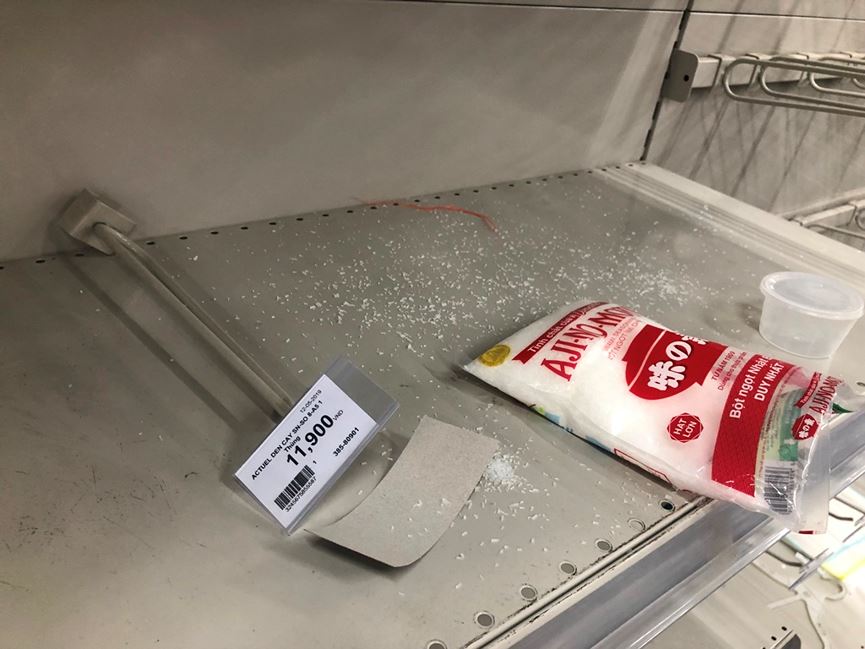 Siêu thị Auchan &#34;tan hoang&#34; sau thông tin xả hàng rút khỏi Việt Nam - 6