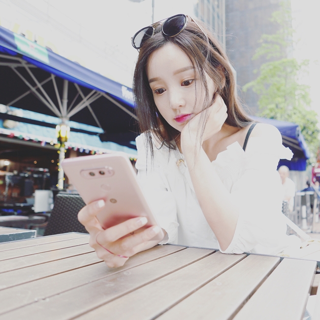 Mỹ nữ bị tuột nội y trên sân khấu ca nhạc sau 11 năm giờ ra sao? - 10