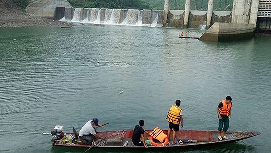 Nóng 24h qua: Phản ứng lạ của mẹ nữ sinh giao gà ở Điện Biên khi bị bắt - 4