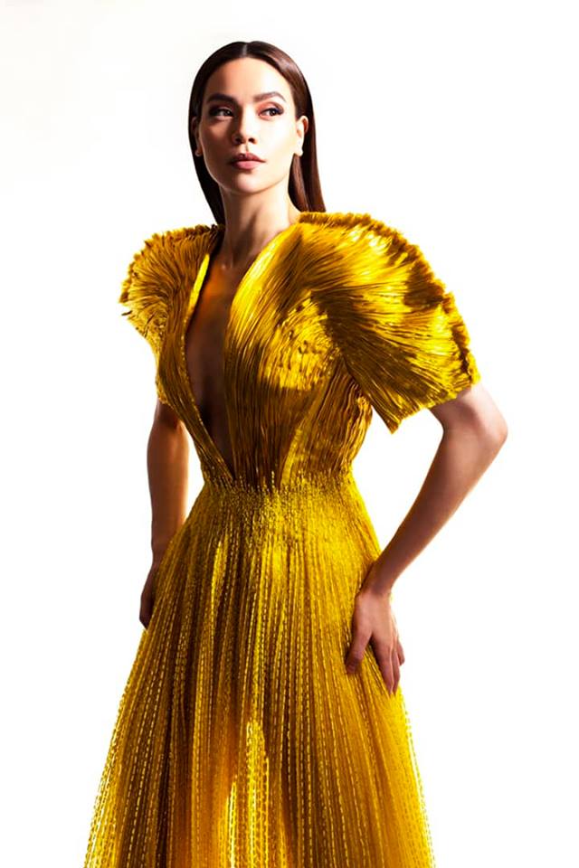 Hà Hồ lại thành chủ đề bàn tán với bộ ảnh thời trang "buông rèm đón gió" - 2