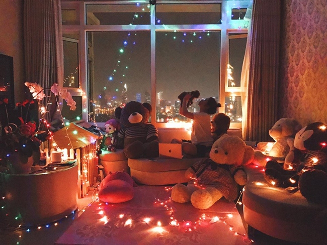 Trong một bài phỏng vấn năm 2017, Hòa Minzy tiết lộ cô vẫn thuê nhà trọ ở Tp.HCM, không xài hàng hiệu vì &#34;ít tiền&#34;.