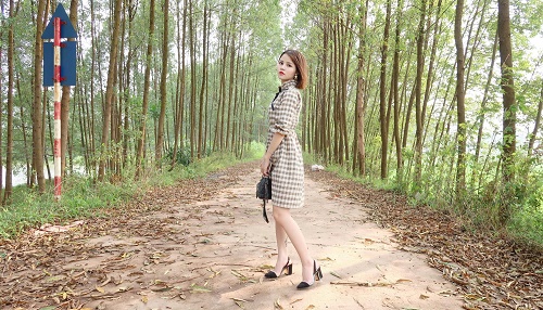 Cận cảnh thiếu nữ xinh đẹp bị "ném đá" trong Vlog Bà Tân - 4