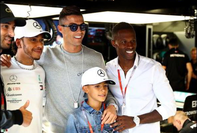 Tin thể thao HOT 24/5: Bố con Ronaldo bất ngờ đến Monaco kết thân sao F1 - 1