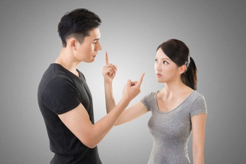 Kết quả hình ảnh cho voợ chá»ng giáºn nhau