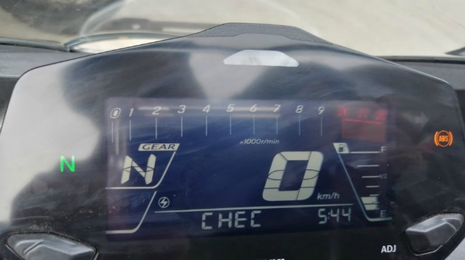 Suzuki Gixxer SF 250 “thất sủng” tại Indonesia có về Việt Nam không? - 4