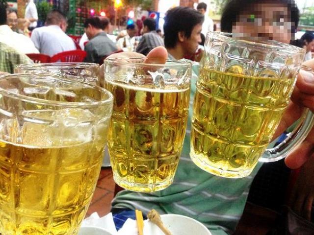 Sức khỏe đời sống - Uống 1 lon bia/ngày cũng tăng nguy cơ mắc ung thư, vậy mà người Việt "không say, không về"