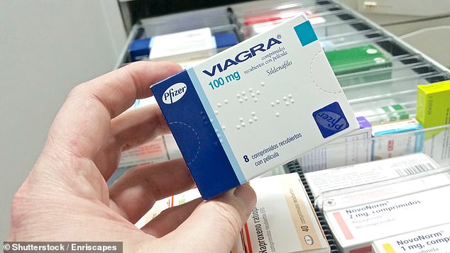 Nơi các cặp đôi được phát Viagra miễn phí - 2