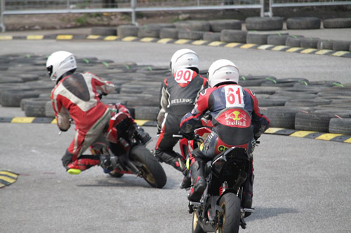 Lần đầu xem đua xe mô tô ở "chảo lửa" Mỹ Đình - 5
