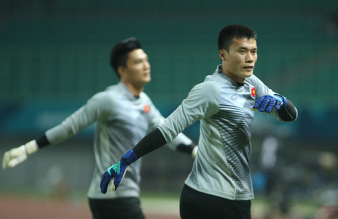 Thủ môn Trần Nguyên Mạnh nói gì trước cơ hội đe dọa vị trí Đặng Văn Lâm? - 1