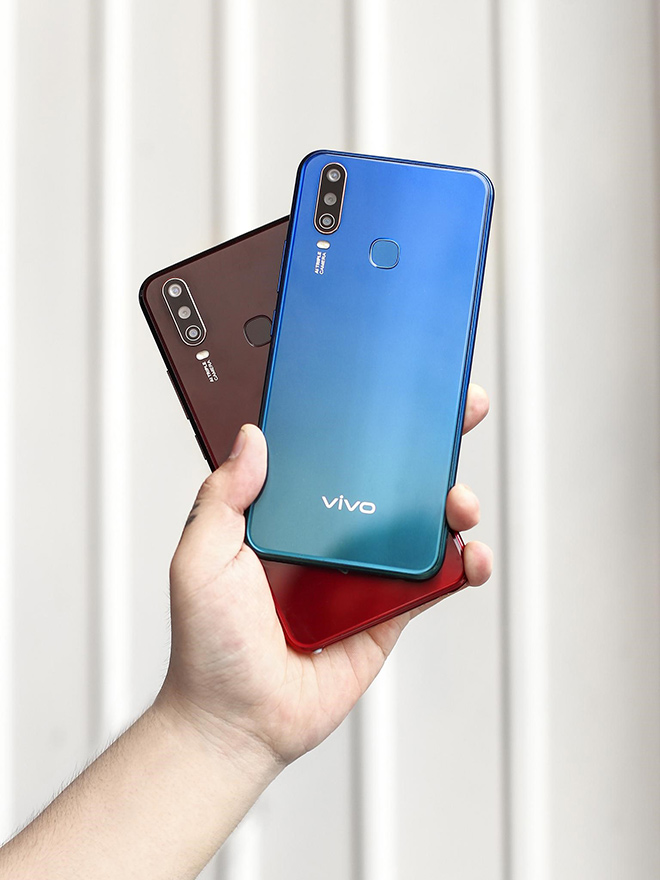 Vivo Y15 - Smartphone pin trâu xài lâu đang “sốt” với giá giảm sâu đến 700.000đ - 1