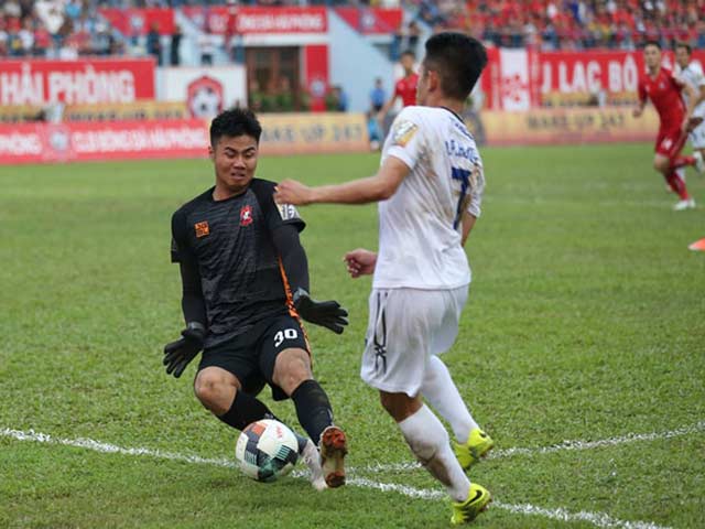 Bóng đá - "Truyền nhân Văn Lâm" khiến Bùi Tiến Dũng vắng mặt King's Cup xuất sắc cỡ nào?