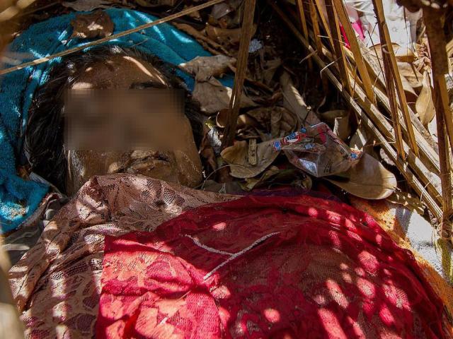 Phi thường - kỳ quặc - Ngôi làng kinh dị: "Nhốt" xác chết cạnh gốc "cây thiêng" và ngôi đền cổ