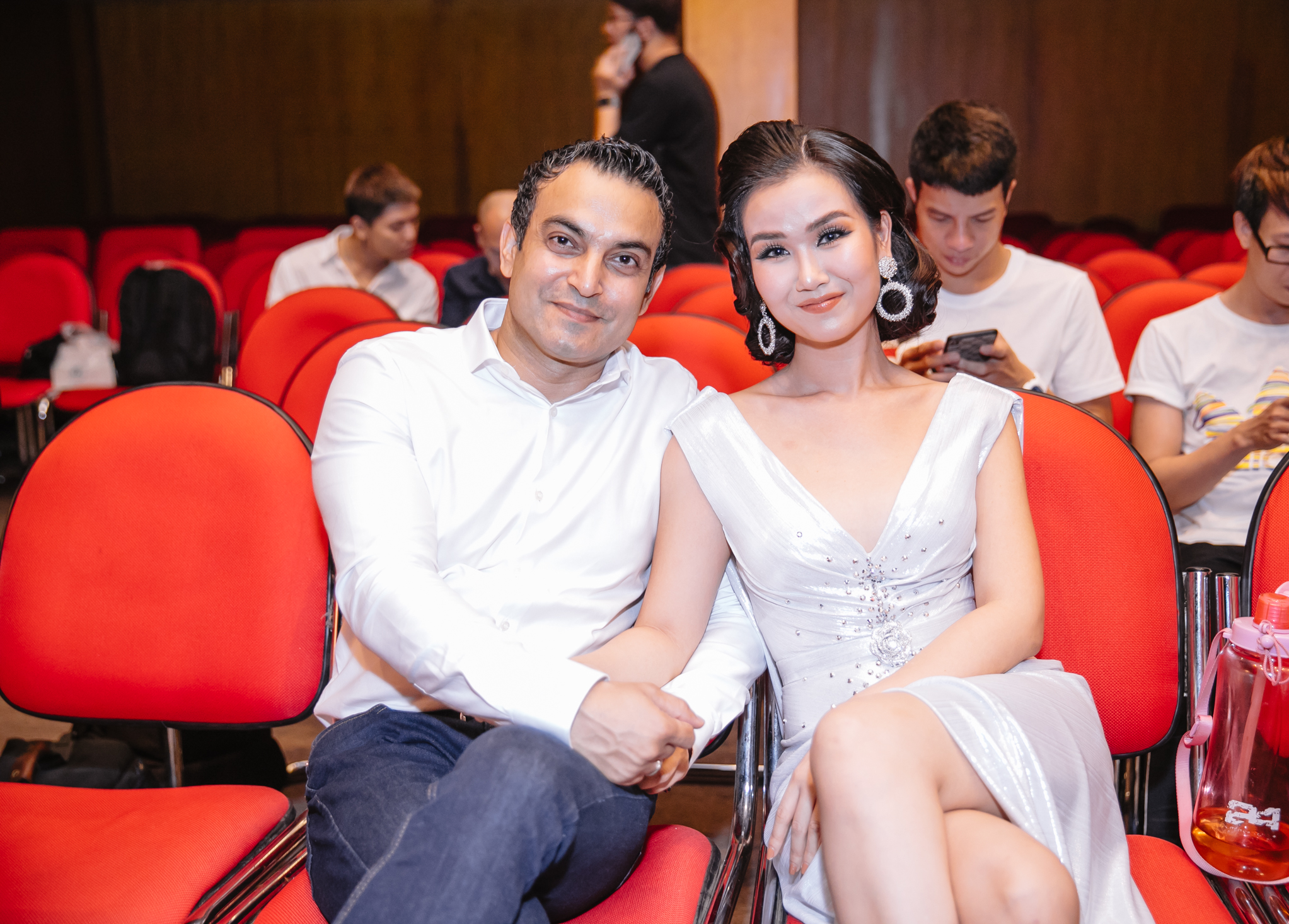 Võ Hạ Trâm dùng tiền tiết kiệm suốt 12 năm ca hát làm liveshow hoành tráng - 3