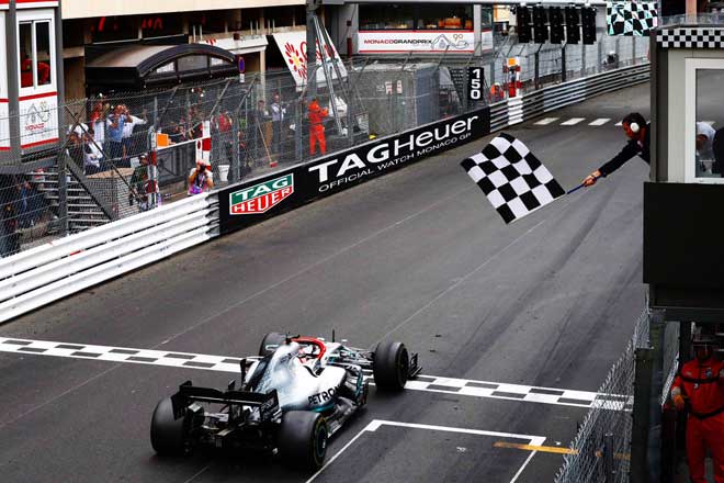 Đua xe F1, Monaco GP: “Nhà vua” lập hat-trick, tri ân huyền thoại đã khuất - 1