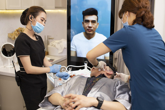Đi tìm lời giải cho việc trẻ hóa làn da quanh mắt - 2