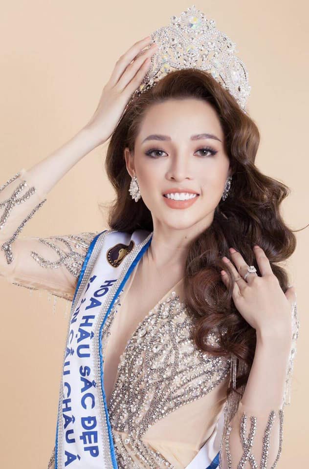 Quang Lê thân thiết bên hoa hậu 20 tuổi lộ ảnh nude khi vừa đăng quang - 5