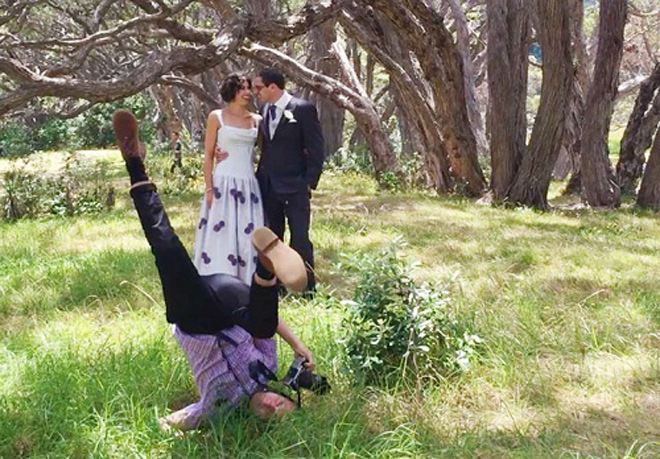 Các nhiếp ảnh gia thích làm "trò cười" khi chụp ảnh cưới - 5