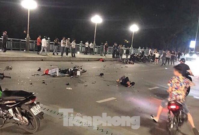 Nóng 24h qua: Tỉnh lại, người mẹ ung thư giai đoạn cuối trào nước mắt khi nhìn thấy con trai - 5