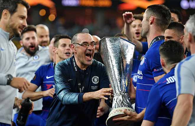 Chelsea vô địch Europa League: Sarri bỏ ngỏ tương lai, siêu SAO nói lời đau đớn - 1