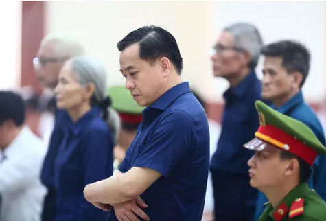 Diễn biến bất ngờ phiên xử Vũ "Nhôm": Cựu trung tá xoay qua tố nhiều người! - 2