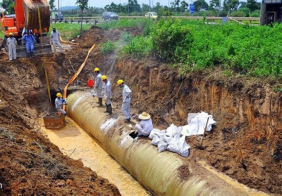 Đường ống sông Đà rò rỉ, 100.000 hộ dân có khả năng bị mất nước - 1