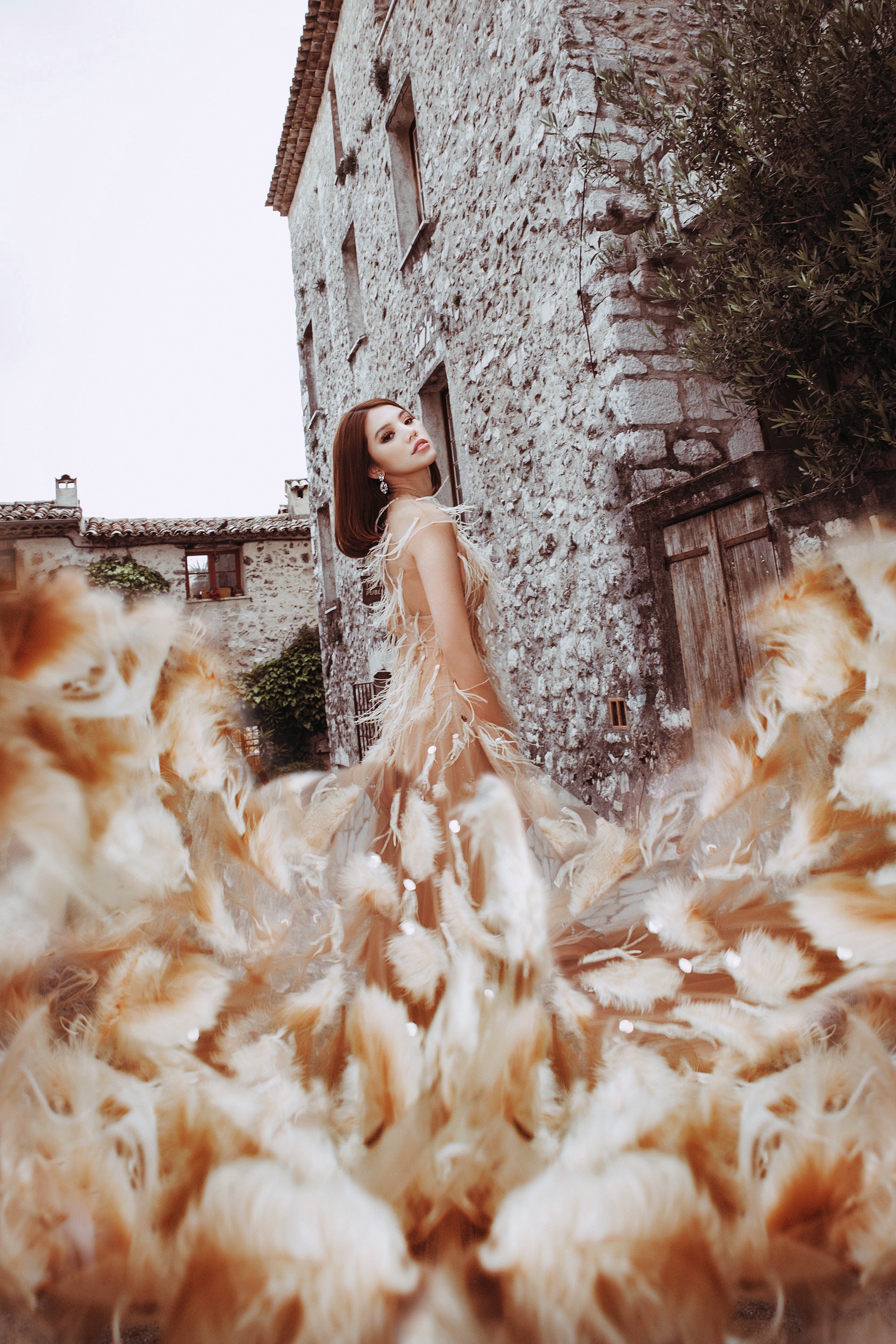 Bị tố vung tiền tỷ mua giải tại Cannes, hoa hậu Jolie Nguyễn nói gì? - 5