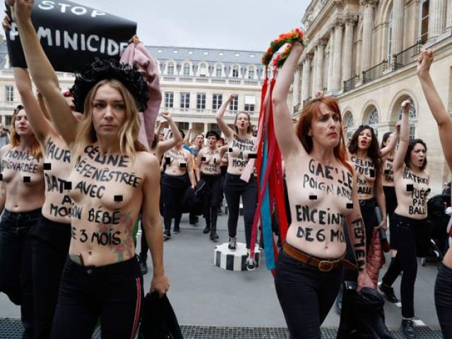 Thế giới - 60 cô gái ngực trần náo loạn phố phường Paris