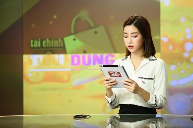Cuối năm 2018, Mỹ Linh chính thức trở thành MC - Biên tập viên của VTV24. Đây là ước mơ từ lâu của người đẹp Hà thành.
