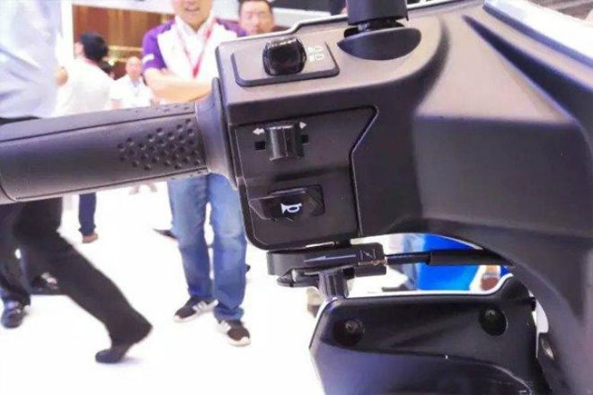 Yamaha U8 115cc giá 19,3 triệu đồng sánh cạnh Honda Wave Alpha - 5