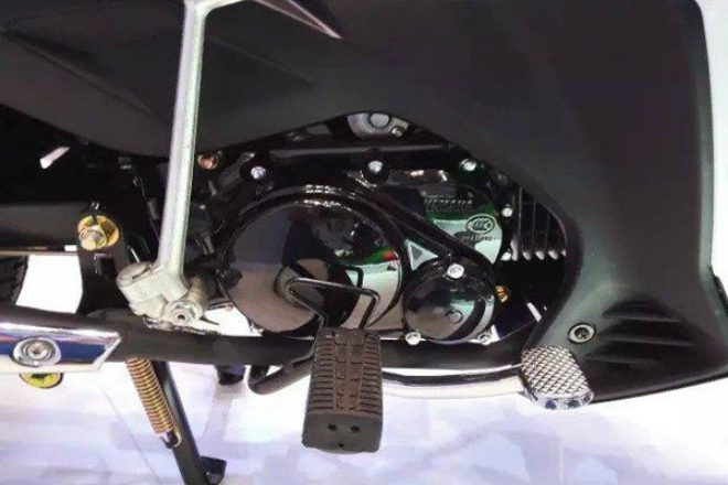 Yamaha U8 115cc giá 19,3 triệu đồng sánh cạnh Honda Wave Alpha - 6