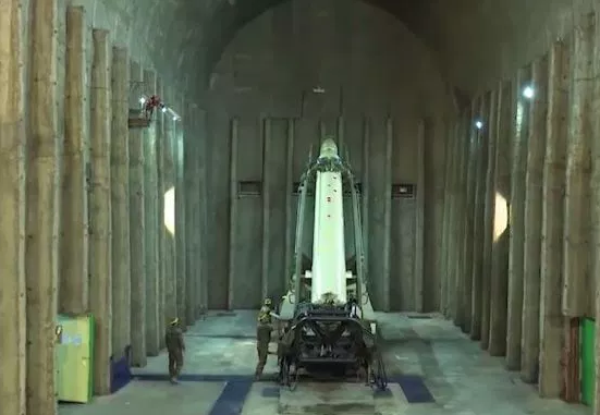 Chiến tranh cận kề: Iran tung video quay “thành phố tên lửa” dưới lòng đất - 2