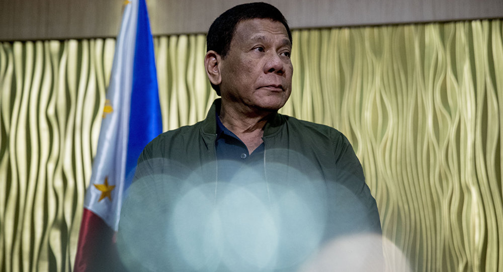 Tổng thống Philippines tiết lộ bất ngờ về giới tính của mình - 1