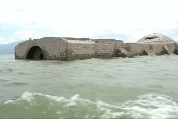 Mexico: Nhà thờ bỗng nhiên nổi lên giữa hồ nước - 1