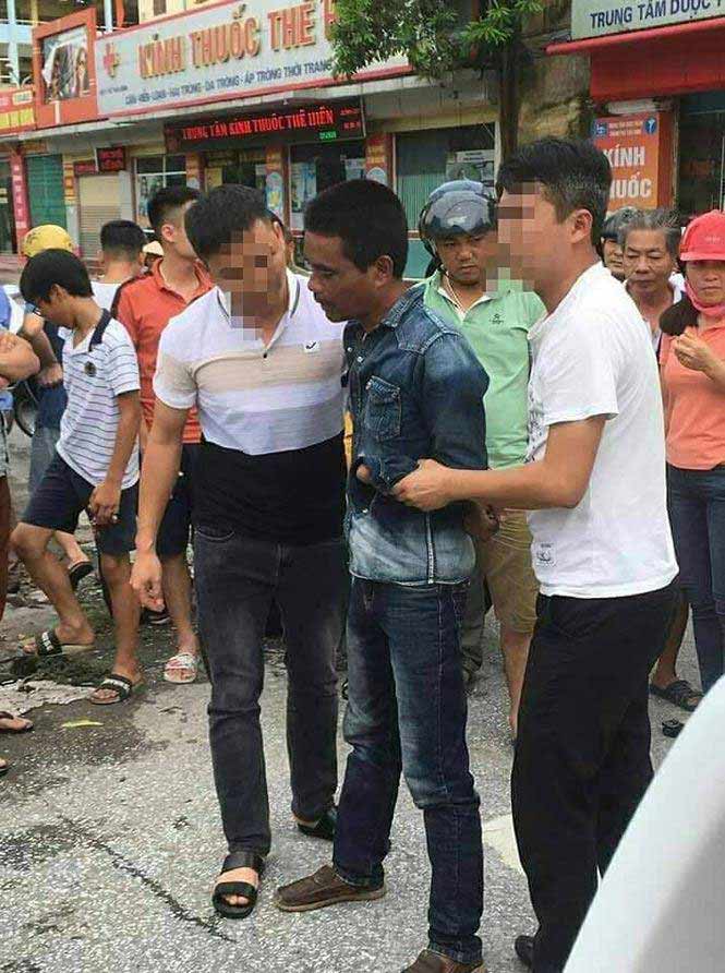 Một công an phải phơi nhiễm HIV sau khi khống chế kẻ &#34;phê&#34; ma túy - 2