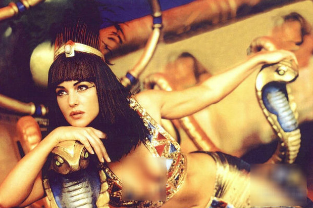 Nữ hoàng Ai Cập ham sắc dục và độc chiêu khiến đàn ông &#34;say như điếu đổ&#34; - 1