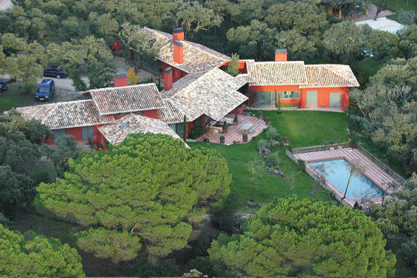 Biệt thự 4000 tỷ chưa là gì trong khối tài sản "khủng" này của vợ chồng Beckham - 2