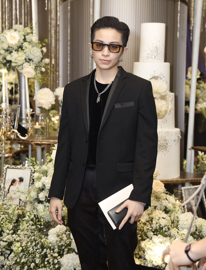 Hà Hồ và con trai xuất hiện bên dàn sao Việt dự đám cưới xa hoa của Dương Khắc Linh - 11