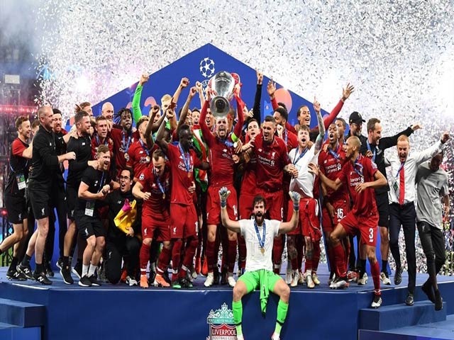 Bóng đá - Liverpool lần thứ 6 lên đỉnh châu Âu: Cảm xúc vỡ òa, ngả mũ nhà &quot;vua&quot;