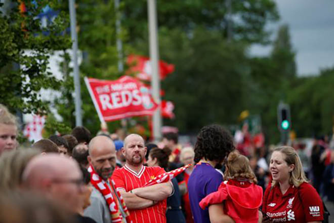 Liverpool rước cúp vô địch Champions League: HLV Klopp rạng rỡ, bùng nổ đại tiệc - 2