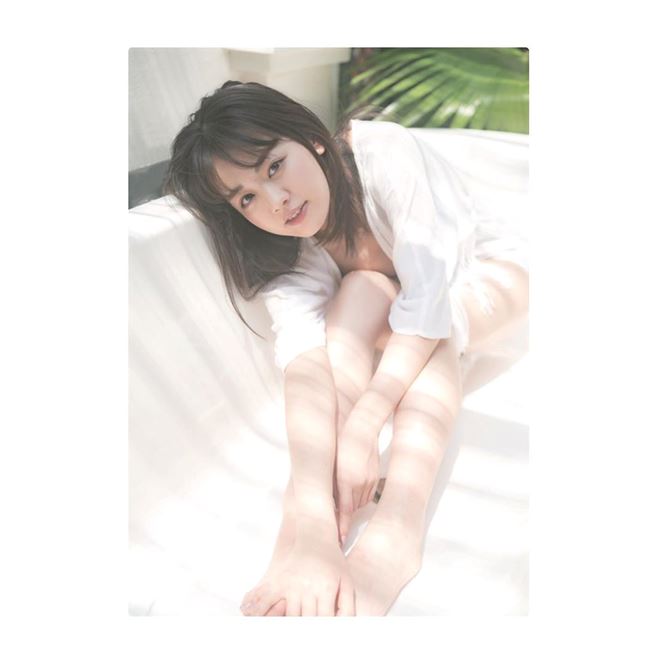 "Nữ thần học đường" Nhật Bản khoe dáng với bikini ở Việt Nam - 9