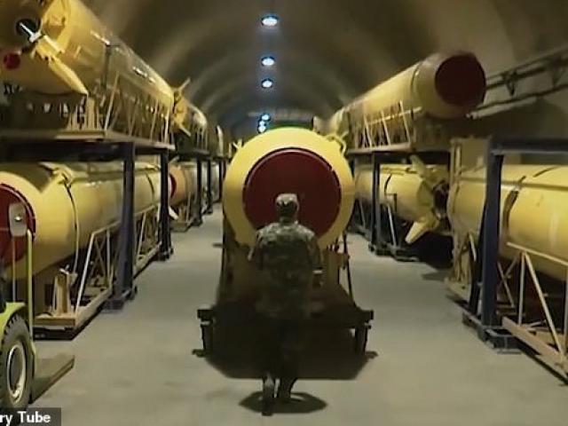 Media - Đột nhập kho vũ khí khủng dưới lòng đất của Iran