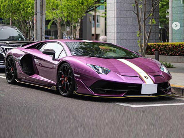 Tin tức ô tô - Lamborghini Aventador SVJ "màu tím thuỷ chung" lăn bánh trên đường phố xứ hoa anh đào