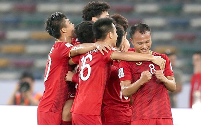 Công mỏi, thủ mòn tuyển Việt Nam chơi thế nào tại King’s Cup 2019? - 1