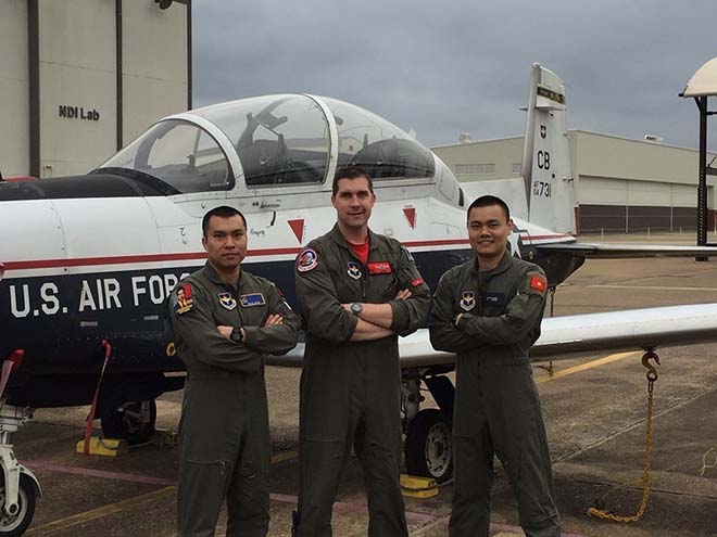 Việt Nam sắp có phi công đầu tiên được Không quân Mỹ đào tạo - 1