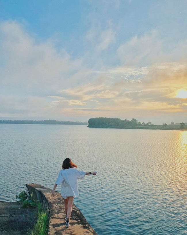 Đến hồ Trị An "chill" cùng Đen Vâu - 4